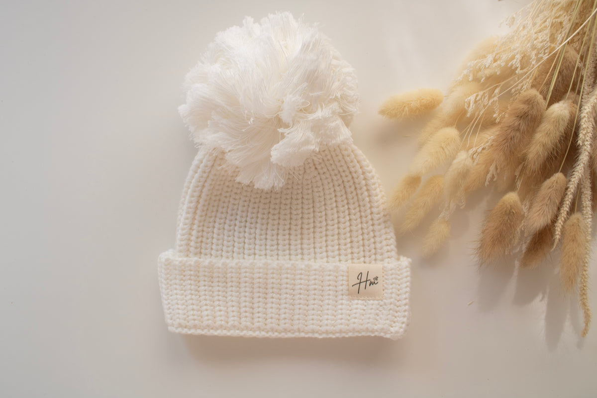 KNITTED BEANIE | OFF WHITE