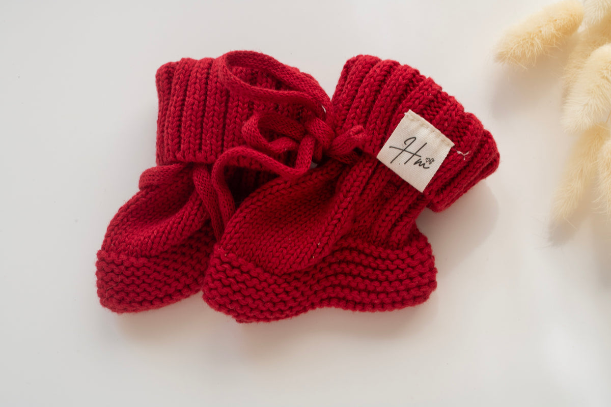 KNITTED BOOTIES | RED